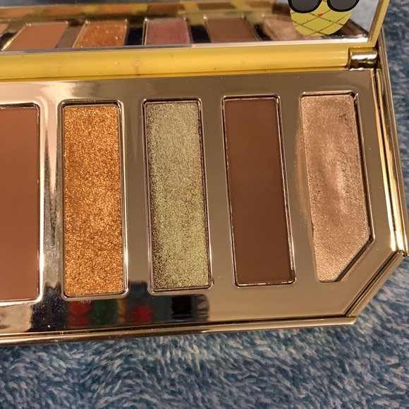 Too faced sparkling pineapple eyeshadow palette - Picture 3 of 7